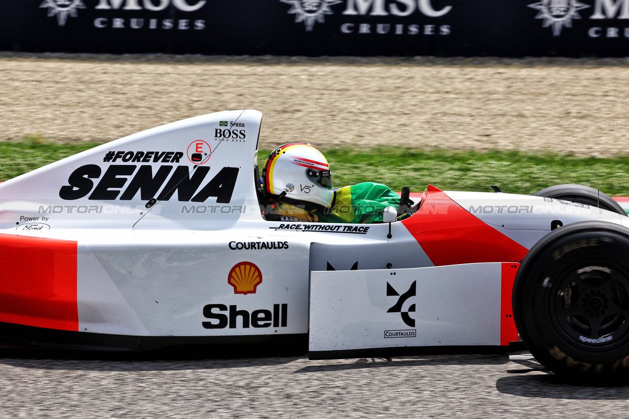 GP IMOLA, Sebastian Vettel (GER) in a 1993 McLaren MP4/8.

19.05.2024. Formula 1 World Championship, Rd 7, Emilia Romagna Grand Prix, Imola, Italy, Gara Day.

- www.xpbimages.com, EMail: requests@xpbimages.com © Copyright: Batchelor / XPB Images