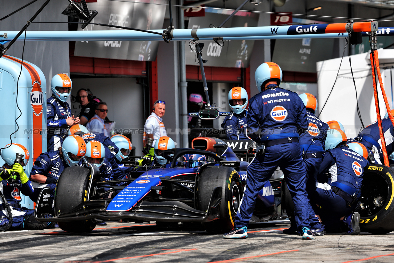 GP IMOLA, Alexander Albon (THA) Williams Racing FW46 makes a pit stop.

19.05.2024. Formula 1 World Championship, Rd 7, Emilia Romagna Grand Prix, Imola, Italy, Gara Day.

- www.xpbimages.com, EMail: requests@xpbimages.com © Copyright: Charniaux / XPB Images