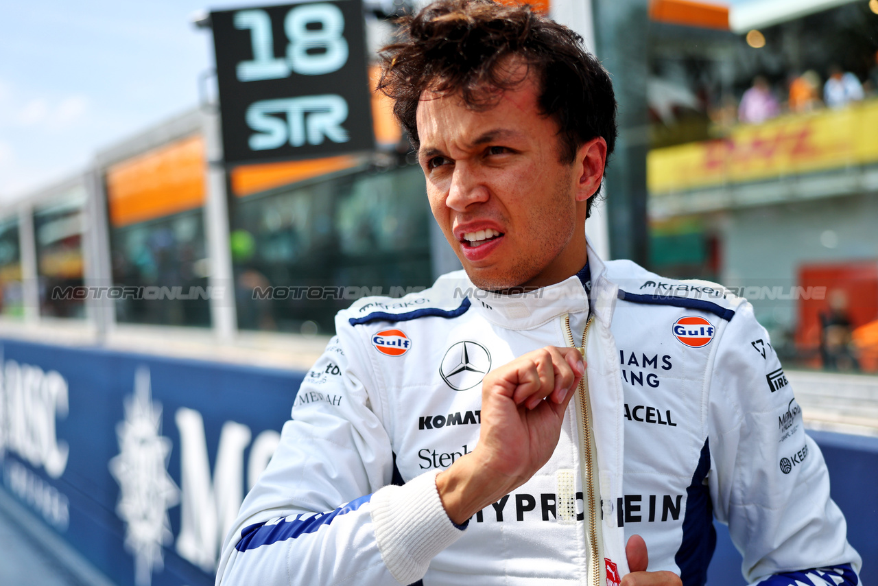 GP IMOLA, Alexander Albon (THA) Williams Racing on the grid.

19.05.2024. Formula 1 World Championship, Rd 7, Emilia Romagna Grand Prix, Imola, Italy, Gara Day.

- www.xpbimages.com, EMail: requests@xpbimages.com © Copyright: Charniaux / XPB Images