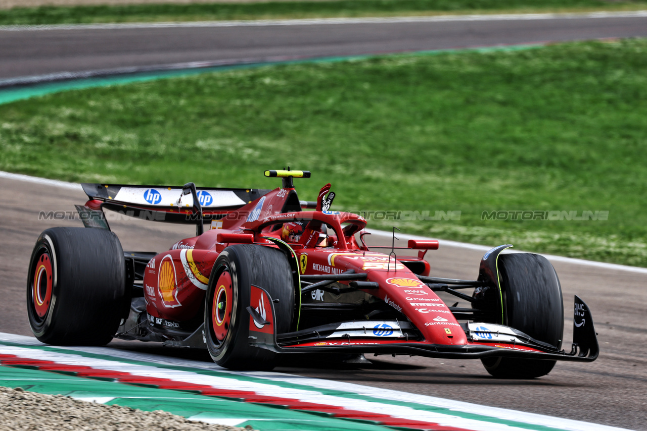 GP IMOLA, Carlos Sainz Jr (ESP) Ferrari SF-24.

19.05.2024. Formula 1 World Championship, Rd 7, Emilia Romagna Grand Prix, Imola, Italy, Gara Day.

 - www.xpbimages.com, EMail: requests@xpbimages.com © Copyright: Coates / XPB Images