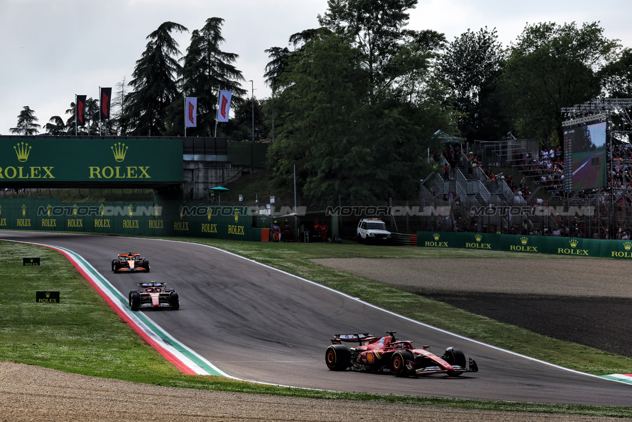 GP IMOLA, Charles Leclerc (MON) Ferrari SF-24.

19.05.2024. Formula 1 World Championship, Rd 7, Emilia Romagna Grand Prix, Imola, Italy, Gara Day.

 - www.xpbimages.com, EMail: requests@xpbimages.com © Copyright: Coates / XPB Images