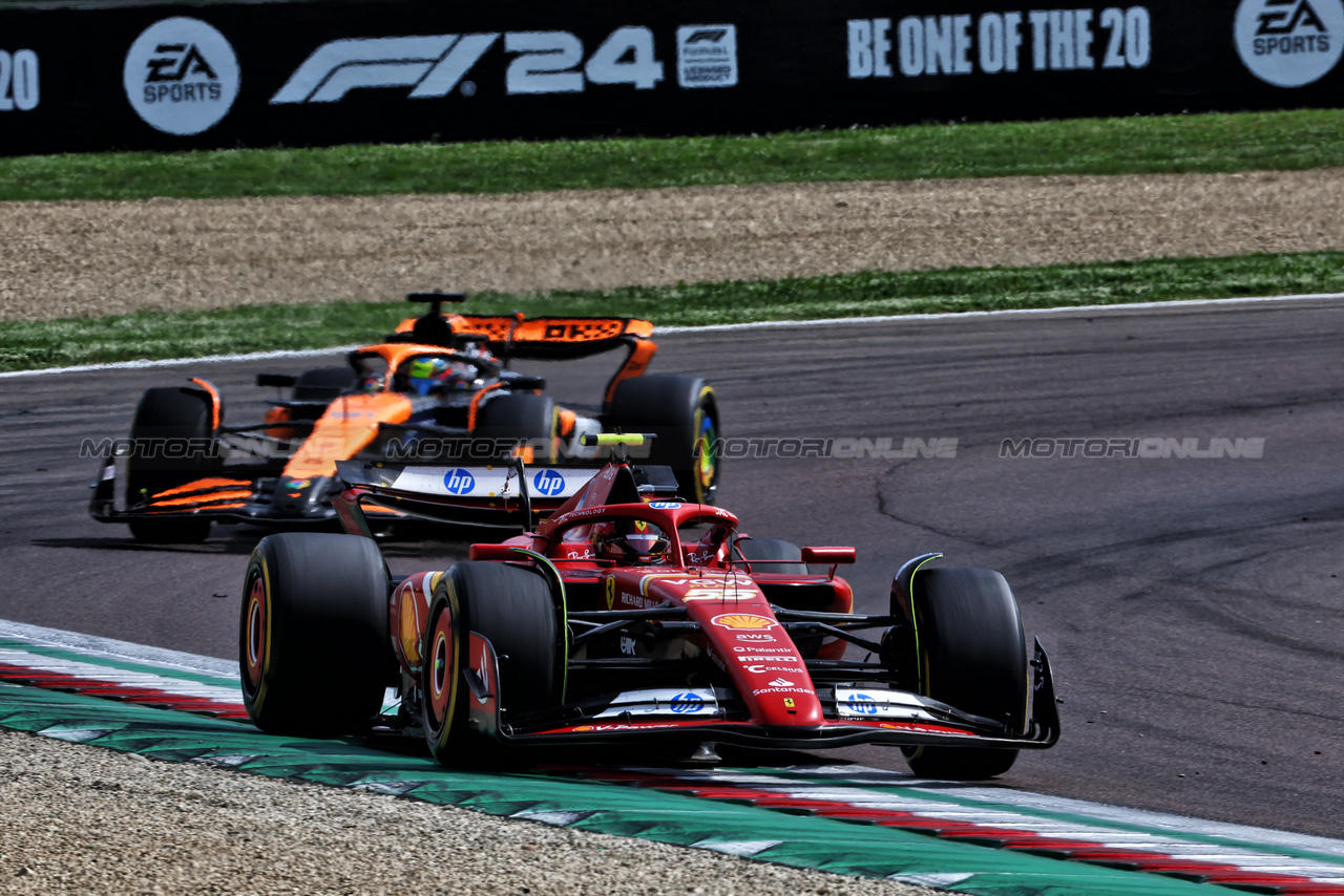 GP IMOLA, Carlos Sainz Jr (ESP) Ferrari SF-24.

19.05.2024. Formula 1 World Championship, Rd 7, Emilia Romagna Grand Prix, Imola, Italy, Gara Day.

 - www.xpbimages.com, EMail: requests@xpbimages.com © Copyright: Coates / XPB Images