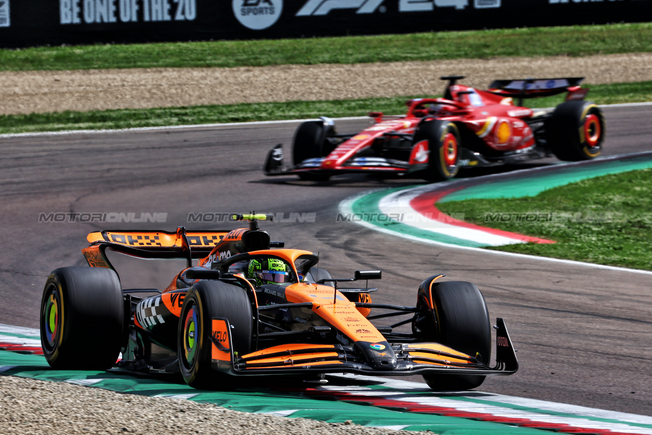 GP IMOLA, Lando Norris (GBR) McLaren MCL38.

19.05.2024. Formula 1 World Championship, Rd 7, Emilia Romagna Grand Prix, Imola, Italy, Gara Day.

 - www.xpbimages.com, EMail: requests@xpbimages.com © Copyright: Coates / XPB Images