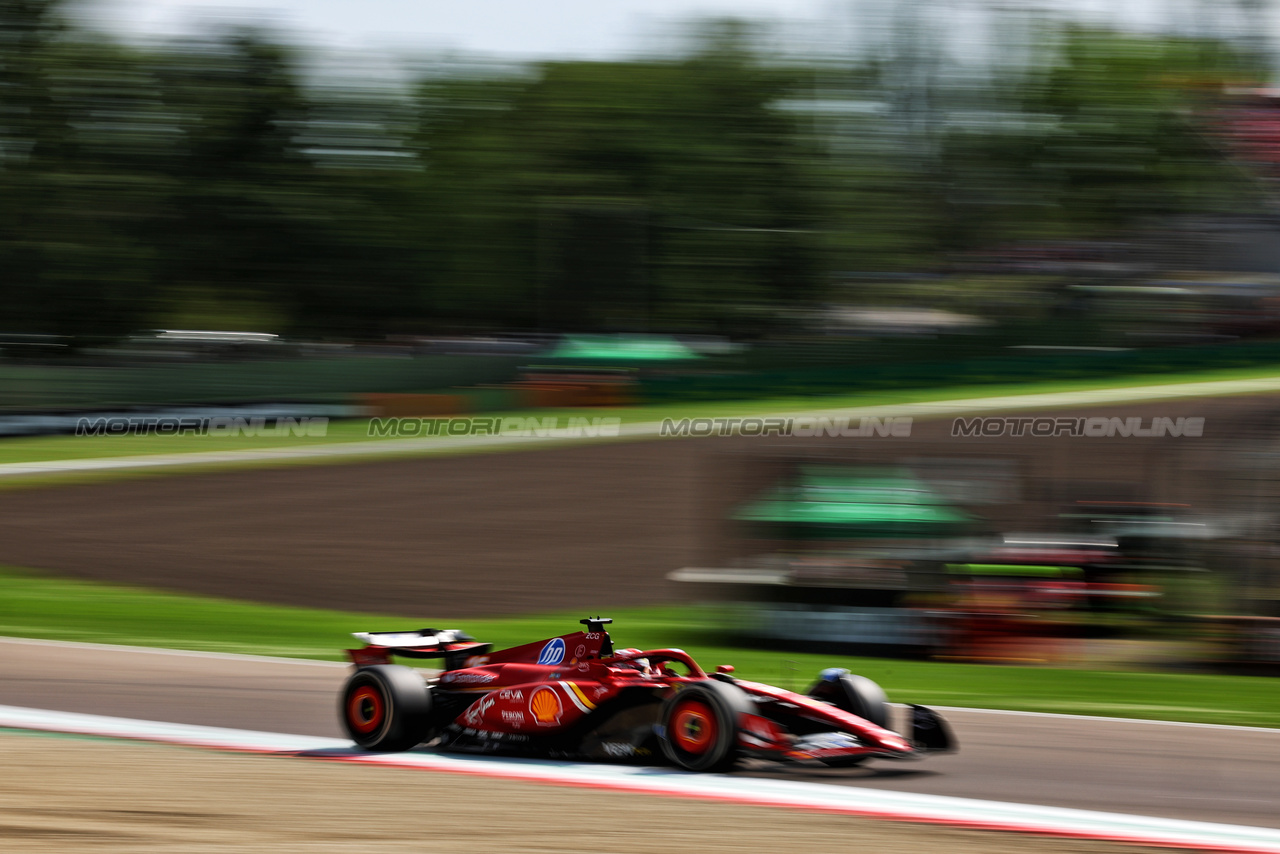 GP IMOLA, Charles Leclerc (MON) Ferrari SF-24.

19.05.2024. Formula 1 World Championship, Rd 7, Emilia Romagna Grand Prix, Imola, Italy, Gara Day.

 - www.xpbimages.com, EMail: requests@xpbimages.com © Copyright: Coates / XPB Images