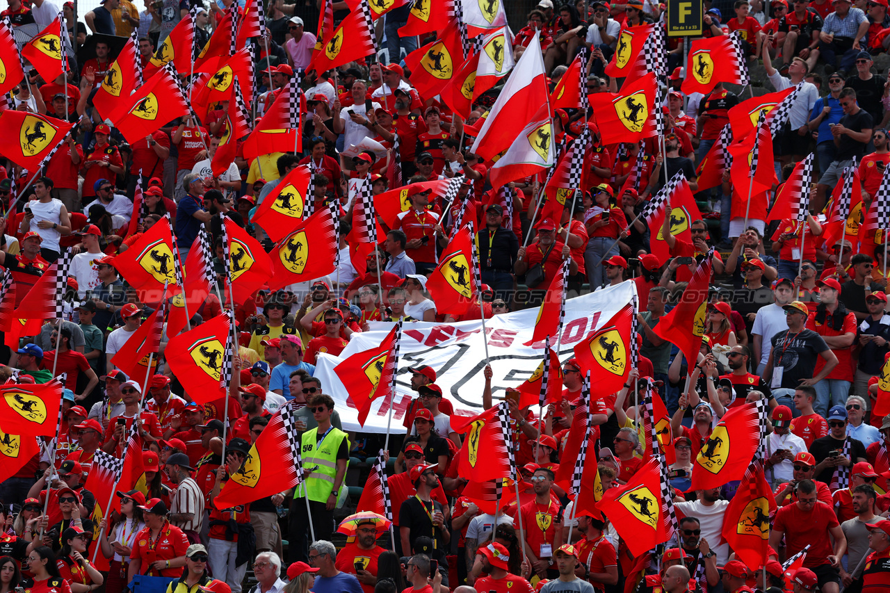 GP IMOLA, Circuit Atmosfera - Ferrari fans in the grandstand.

19.05.2024. Formula 1 World Championship, Rd 7, Emilia Romagna Grand Prix, Imola, Italy, Gara Day.

 - www.xpbimages.com, EMail: requests@xpbimages.com © Copyright: Coates / XPB Images