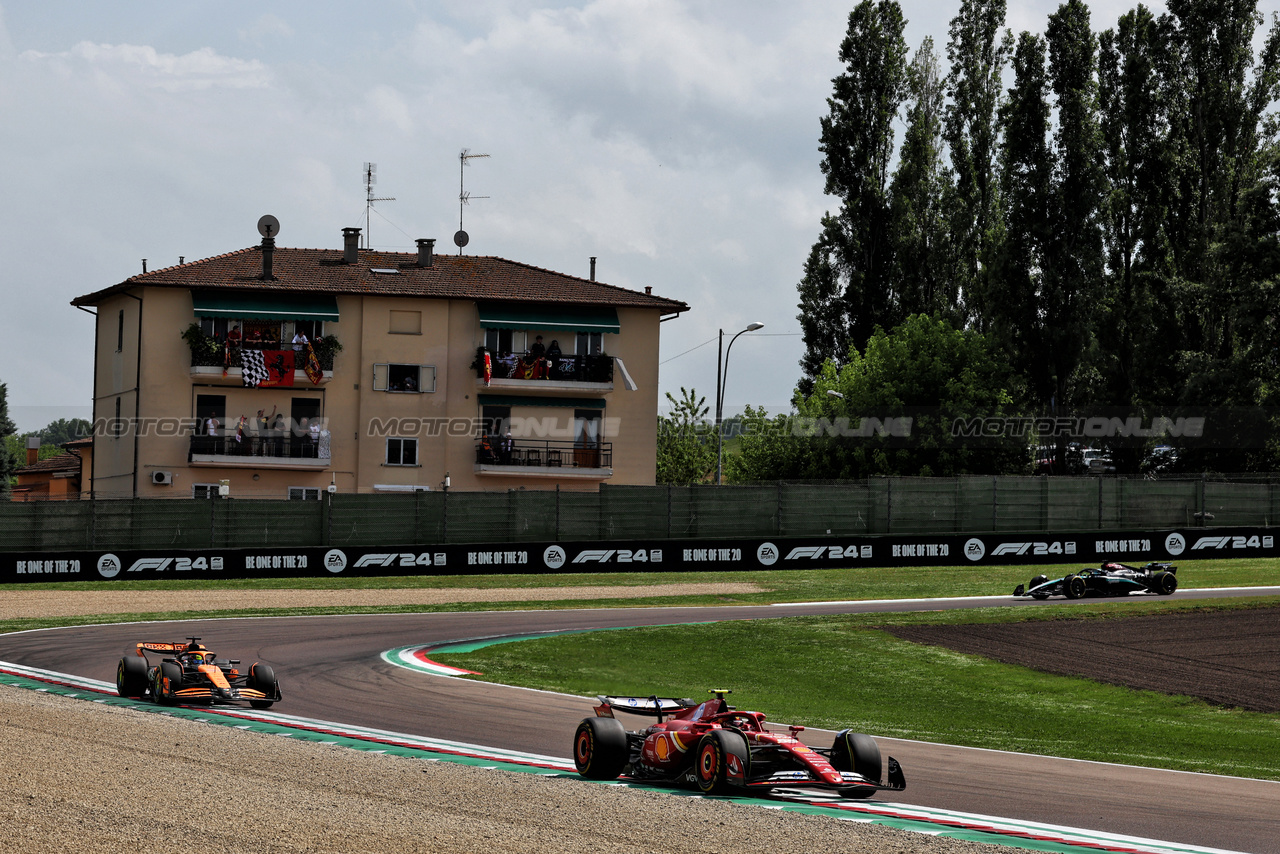 GP IMOLA, Carlos Sainz Jr (ESP) Ferrari SF-24.

19.05.2024. Formula 1 World Championship, Rd 7, Emilia Romagna Grand Prix, Imola, Italy, Gara Day.

 - www.xpbimages.com, EMail: requests@xpbimages.com © Copyright: Coates / XPB Images