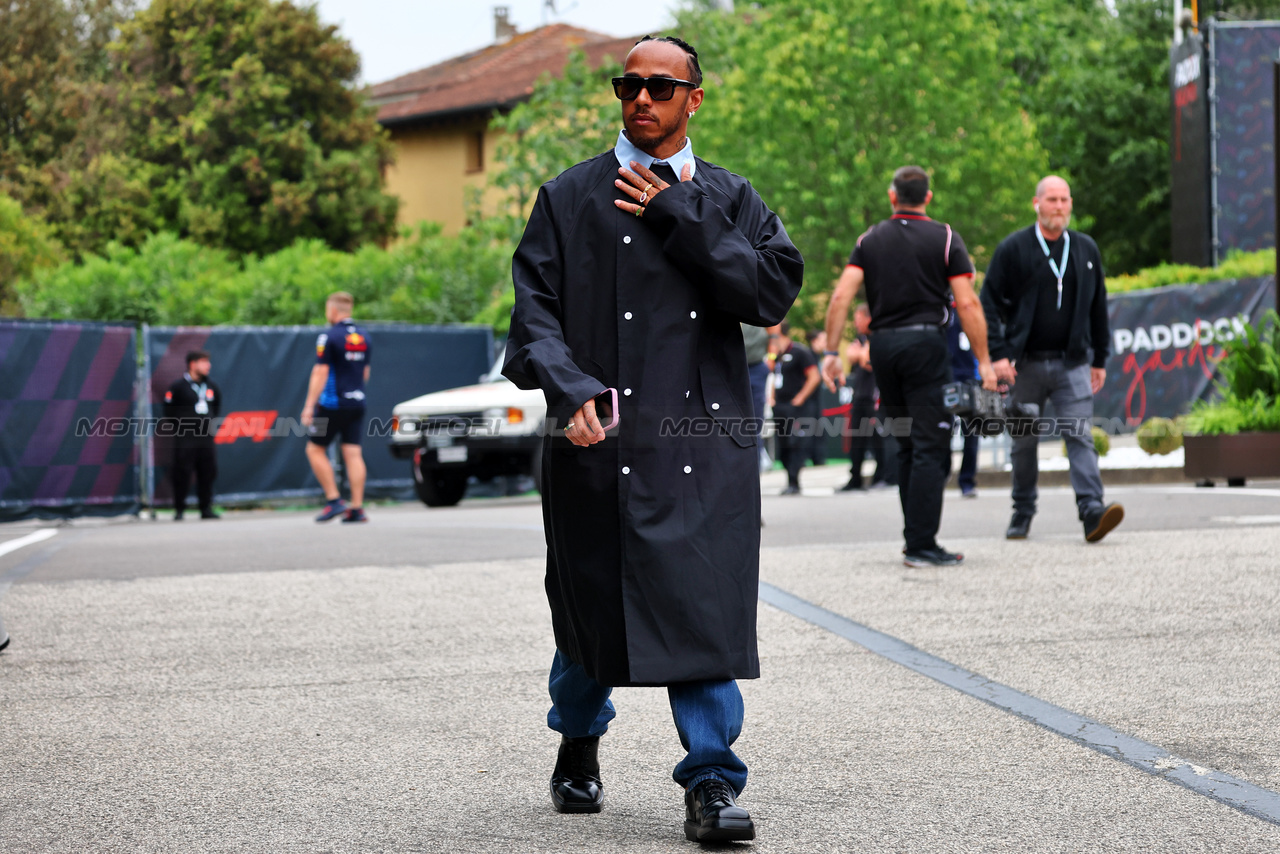 GP IMOLA, Lewis Hamilton (GBR) Mercedes AMG F1.

16.05.2024. Formula 1 World Championship, Rd 7, Emilia Romagna Grand Prix, Imola, Italy, Preparation Day.

- www.xpbimages.com, EMail: requests@xpbimages.com © Copyright: Batchelor / XPB Images