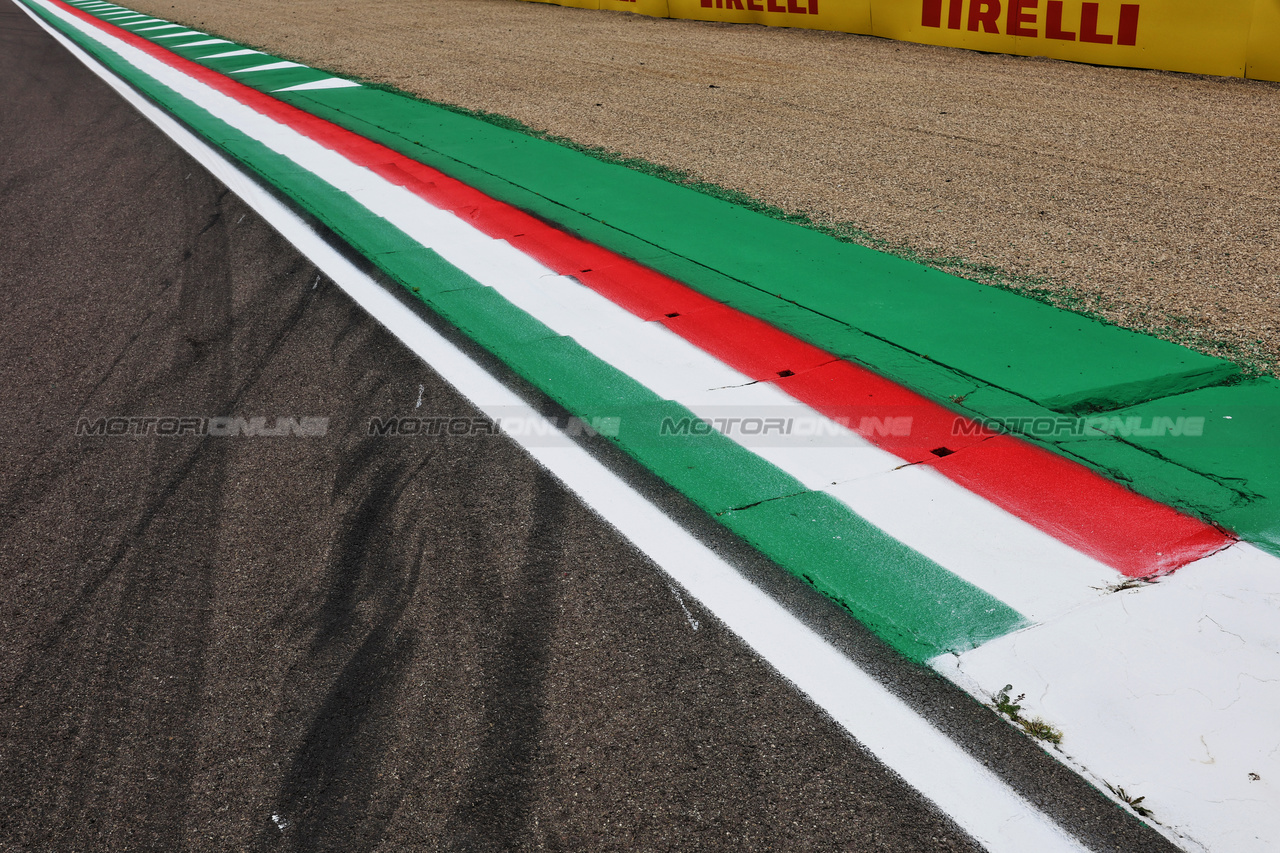 GP IMOLA, Circuit Atmosfera - Gravel run off at Turn 14-15 Variante Alta.

16.05.2024. Formula 1 World Championship, Rd 7, Emilia Romagna Grand Prix, Imola, Italy, Preparation Day.

 - www.xpbimages.com, EMail: requests@xpbimages.com © Copyright: Staley / XPB Images