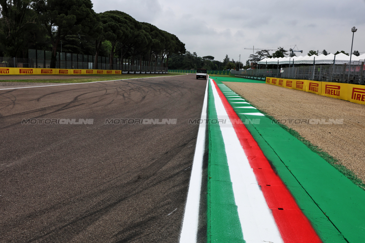 GP IMOLA, Circuit Atmosfera - Gravel run off at Turn 14-15 Variante Alta.

16.05.2024. Formula 1 World Championship, Rd 7, Emilia Romagna Grand Prix, Imola, Italy, Preparation Day.

 - www.xpbimages.com, EMail: requests@xpbimages.com © Copyright: Staley / XPB Images