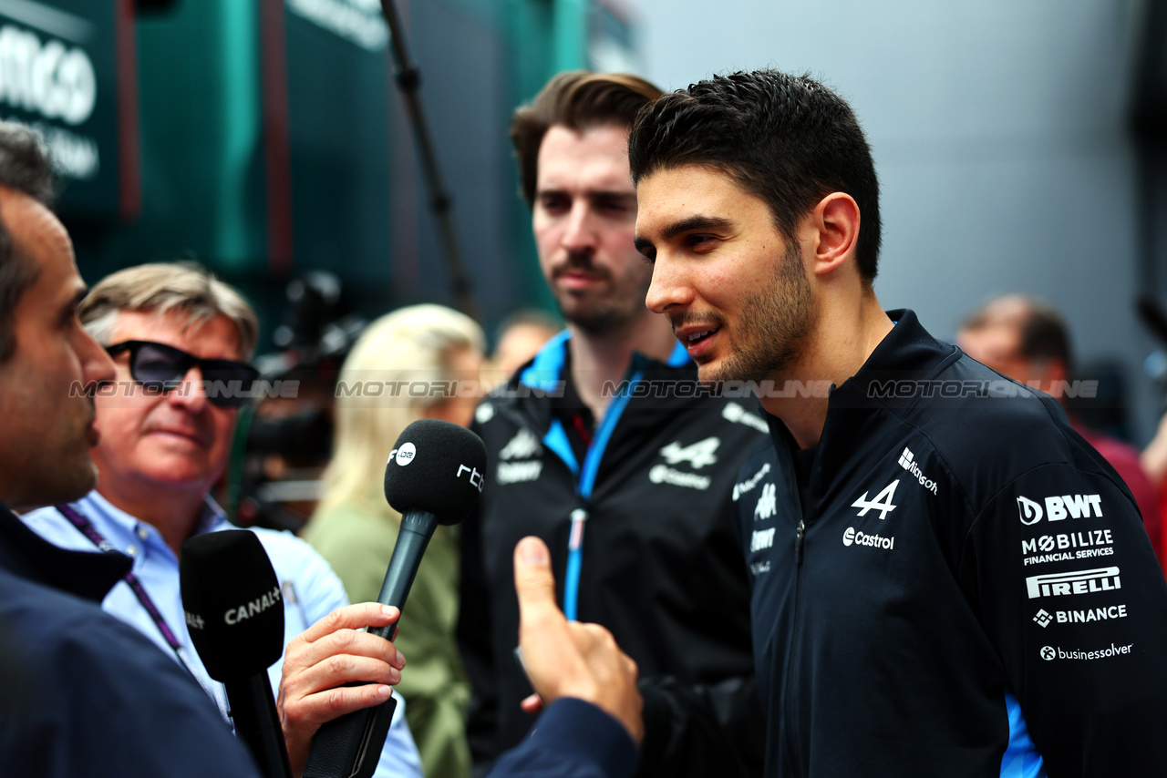 GP IMOLA, Esteban Ocon (FRA) Alpine F1 Team with the media.

16.05.2024. Formula 1 World Championship, Rd 7, Emilia Romagna Grand Prix, Imola, Italy, Preparation Day.

- www.xpbimages.com, EMail: requests@xpbimages.com © Copyright: Charniaux / XPB Images