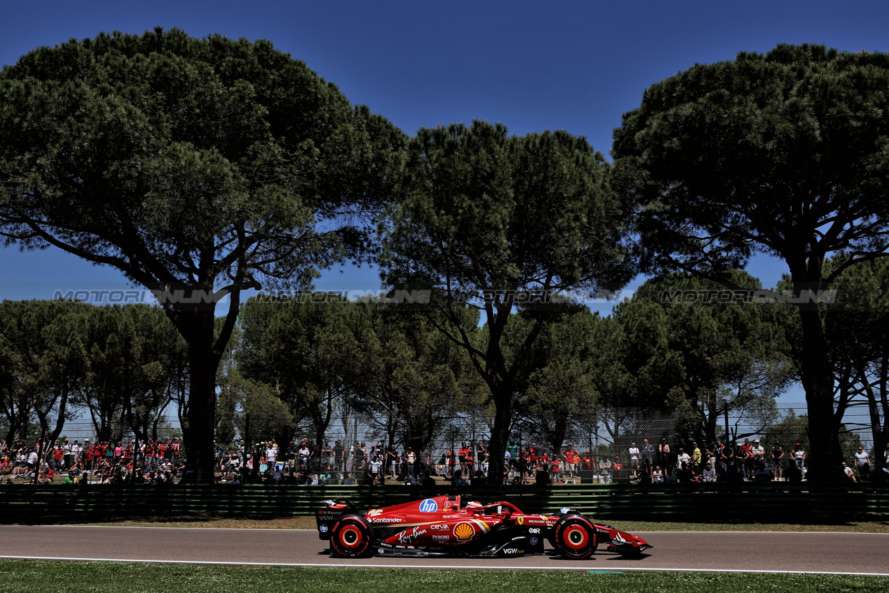 GP IMOLA, Charles Leclerc (MON) Ferrari SF-24.

18.05.2024. Formula 1 World Championship, Rd 7, Emilia Romagna Grand Prix, Imola, Italy, Qualifiche Day.

 - www.xpbimages.com, EMail: requests@xpbimages.com © Copyright: Staley / XPB Images