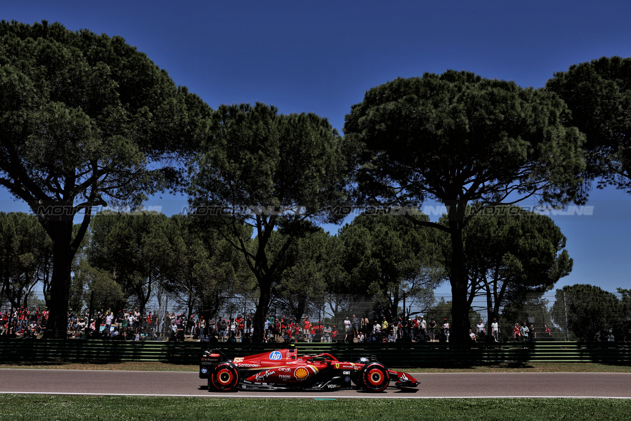 GP IMOLA, Carlos Sainz Jr (ESP) Ferrari SF-24.

18.05.2024. Formula 1 World Championship, Rd 7, Emilia Romagna Grand Prix, Imola, Italy, Qualifiche Day.

 - www.xpbimages.com, EMail: requests@xpbimages.com © Copyright: Staley / XPB Images