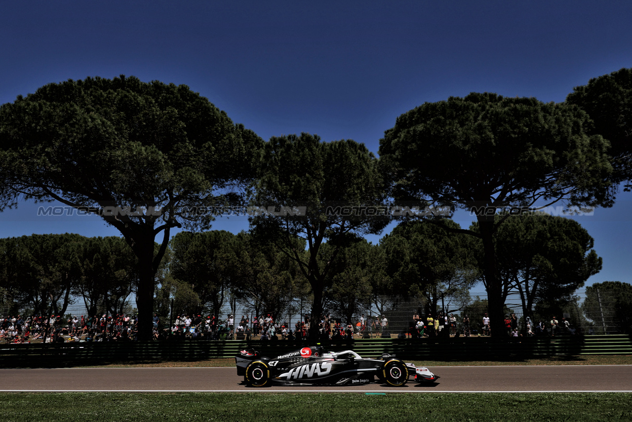 GP IMOLA, Nico Hulkenberg (GER) Haas VF-24.

18.05.2024. Formula 1 World Championship, Rd 7, Emilia Romagna Grand Prix, Imola, Italy, Qualifiche Day.

 - www.xpbimages.com, EMail: requests@xpbimages.com © Copyright: Staley / XPB Images