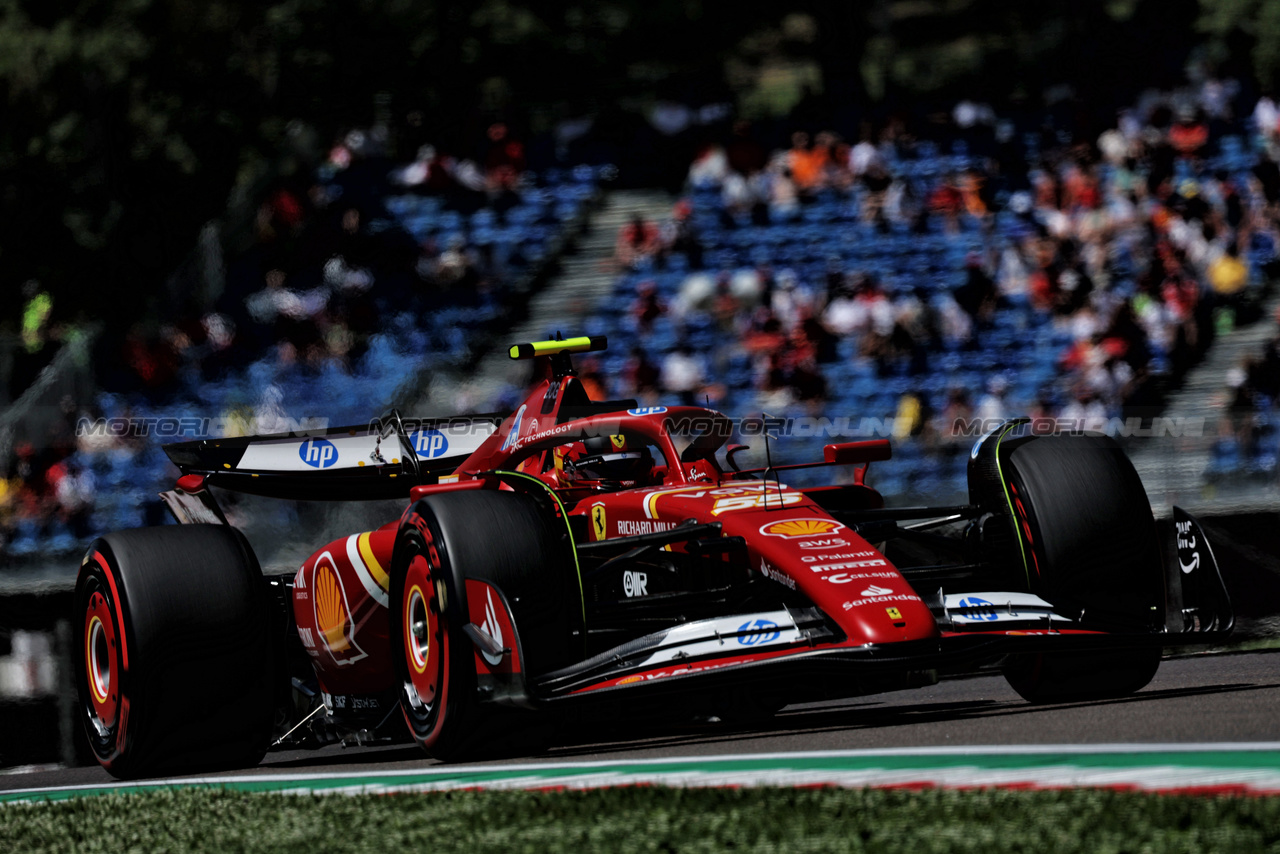 GP IMOLA, Carlos Sainz Jr (ESP) Ferrari SF-24.

18.05.2024. Formula 1 World Championship, Rd 7, Emilia Romagna Grand Prix, Imola, Italy, Qualifiche Day.

 - www.xpbimages.com, EMail: requests@xpbimages.com © Copyright: Staley / XPB Images