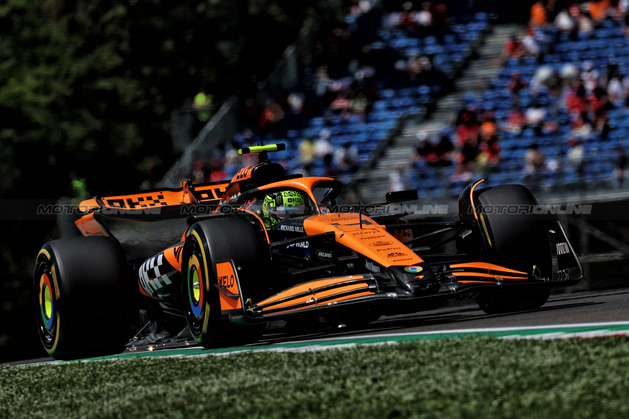 GP IMOLA, Lando Norris (GBR) McLaren MCL38.

18.05.2024. Formula 1 World Championship, Rd 7, Emilia Romagna Grand Prix, Imola, Italy, Qualifiche Day.

 - www.xpbimages.com, EMail: requests@xpbimages.com © Copyright: Staley / XPB Images