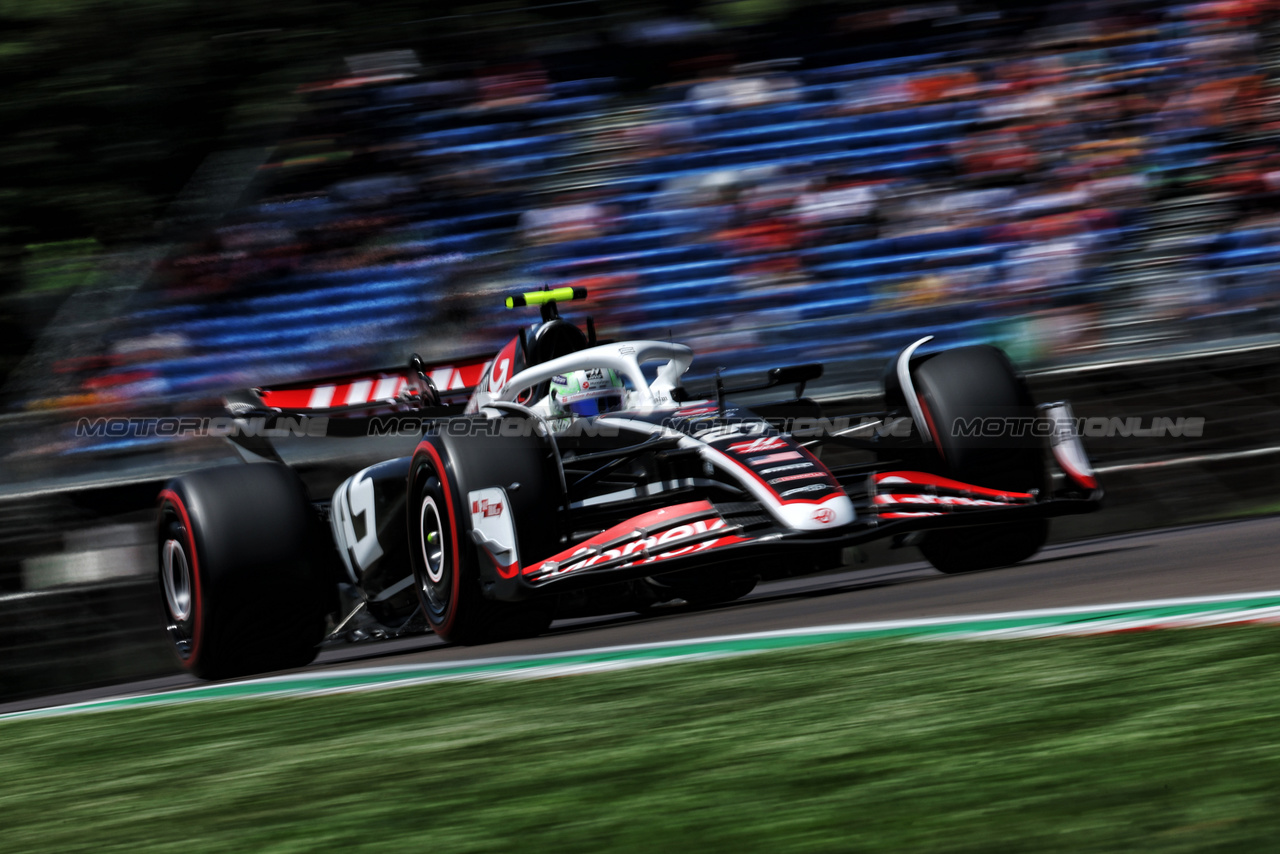 GP IMOLA, Nico Hulkenberg (GER) Haas VF-24.

18.05.2024. Formula 1 World Championship, Rd 7, Emilia Romagna Grand Prix, Imola, Italy, Qualifiche Day.

 - www.xpbimages.com, EMail: requests@xpbimages.com © Copyright: Staley / XPB Images