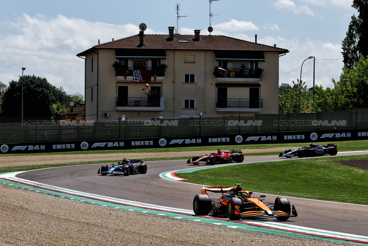 GP IMOLA, Lando Norris (GBR) McLaren MCL38.

18.05.2024. Formula 1 World Championship, Rd 7, Emilia Romagna Grand Prix, Imola, Italy, Qualifiche Day.

 - www.xpbimages.com, EMail: requests@xpbimages.com © Copyright: Coates / XPB Images