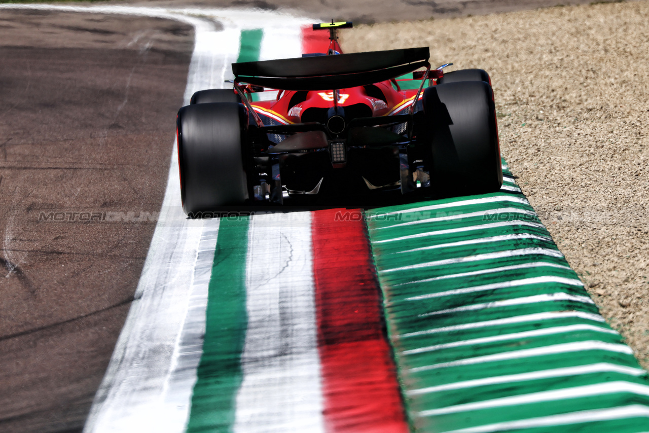 GP IMOLA, Carlos Sainz Jr (ESP) Ferrari SF-24.

18.05.2024. Formula 1 World Championship, Rd 7, Emilia Romagna Grand Prix, Imola, Italy, Qualifiche Day.

 - www.xpbimages.com, EMail: requests@xpbimages.com © Copyright: Coates / XPB Images