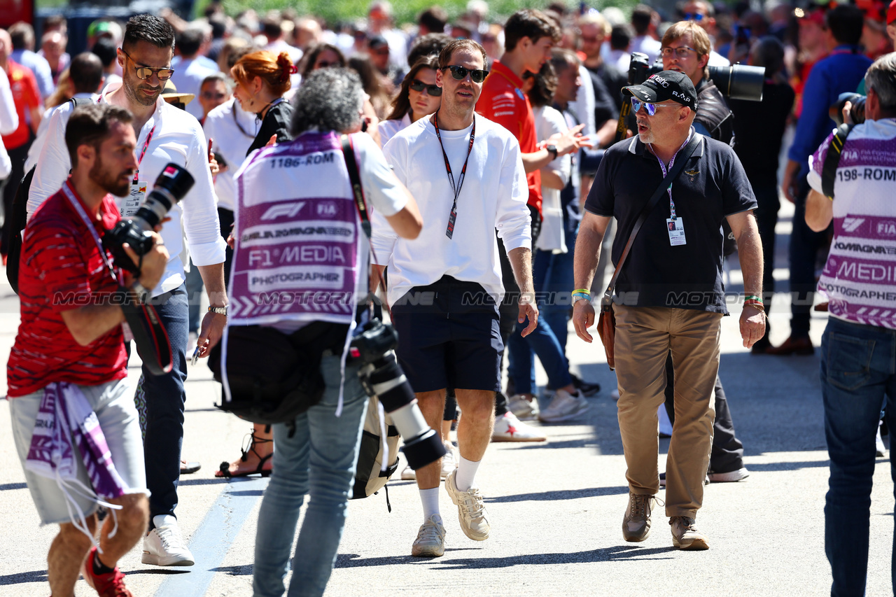 GP IMOLA, Sebastian Vettel (GER).

18.05.2024. Formula 1 World Championship, Rd 7, Emilia Romagna Grand Prix, Imola, Italy, Qualifiche Day.

 - www.xpbimages.com, EMail: requests@xpbimages.com © Copyright: Coates / XPB Images