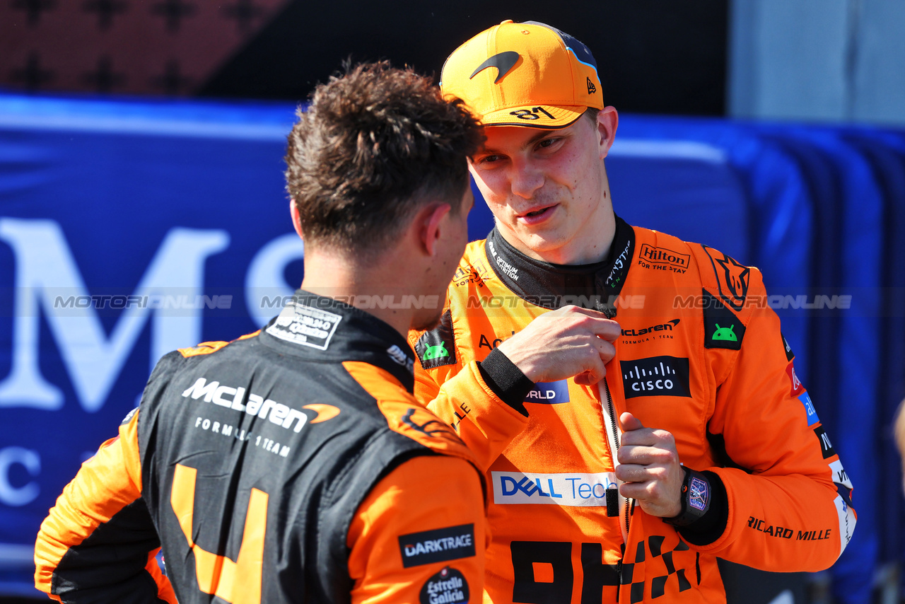 GP IMOLA, Second placed Oscar Piastri (AUS) McLaren in qualifying parc ferme with third placed team mate Lando Norris (GBR) McLaren.

18.05.2024. Formula 1 World Championship, Rd 7, Emilia Romagna Grand Prix, Imola, Italy, Qualifiche Day.

- www.xpbimages.com, EMail: requests@xpbimages.com © Copyright: Batchelor / XPB Images