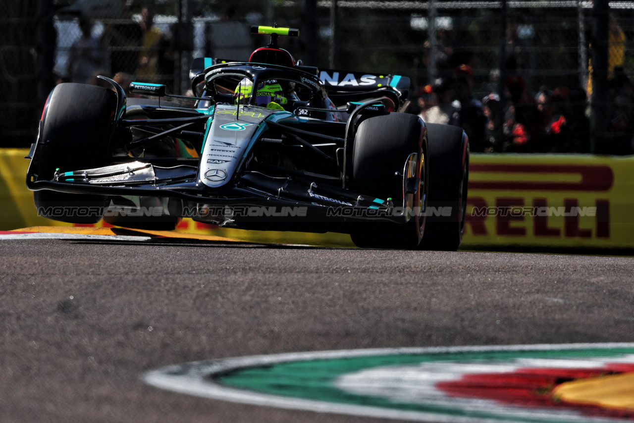 GP IMOLA, Lewis Hamilton (GBR) Mercedes AMG F1 W15.

18.05.2024. Formula 1 World Championship, Rd 7, Emilia Romagna Grand Prix, Imola, Italy, Qualifiche Day.

- www.xpbimages.com, EMail: requests@xpbimages.com © Copyright: Charniaux / XPB Images