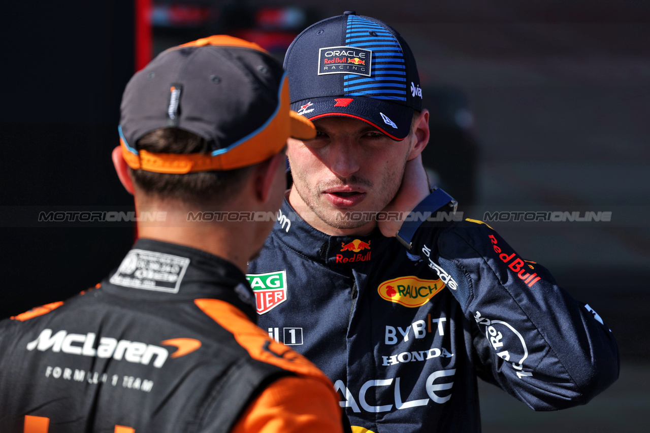 GP IMOLA, Pole sitter Max Verstappen (NLD) Red Bull Racing in qualifying parc ferme with Lando Norris (GBR) McLaren.

18.05.2024. Formula 1 World Championship, Rd 7, Emilia Romagna Grand Prix, Imola, Italy, Qualifiche Day.

 - www.xpbimages.com, EMail: requests@xpbimages.com © Copyright: Staley / XPB Images