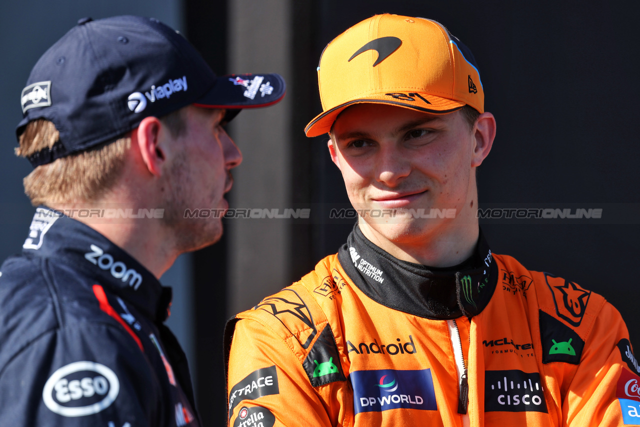 GP IMOLA, (L to R): Pole sitter Max Verstappen (NLD) Red Bull Racing in qualifying parc ferme with Oscar Piastri (AUS) McLaren.

18.05.2024. Formula 1 World Championship, Rd 7, Emilia Romagna Grand Prix, Imola, Italy, Qualifiche Day.

 - www.xpbimages.com, EMail: requests@xpbimages.com © Copyright: Staley / XPB Images