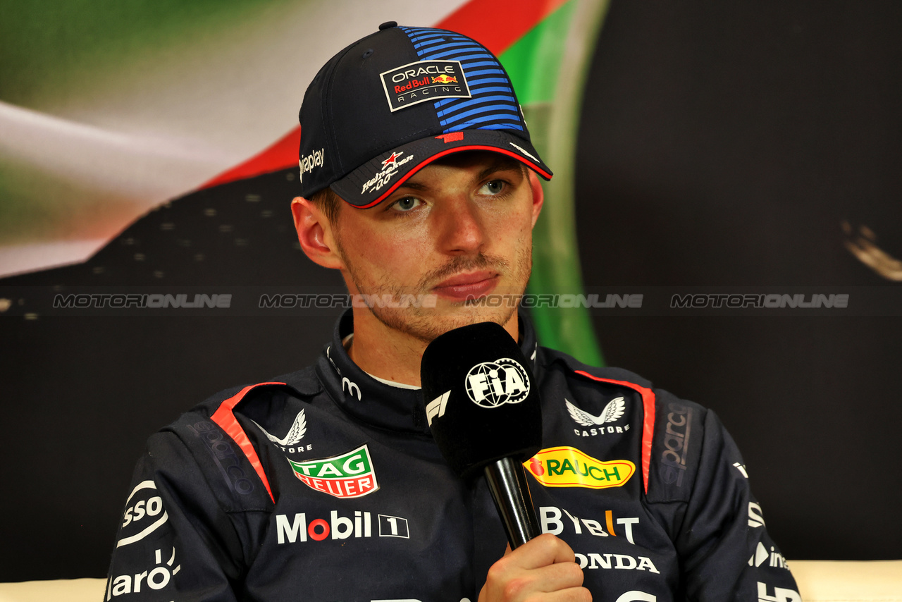GP IMOLA, Max Verstappen (NLD) Red Bull Racing, in the post qualifying FIA Press Conference.

18.05.2024. Formula 1 World Championship, Rd 7, Emilia Romagna Grand Prix, Imola, Italy, Qualifiche Day.

 - www.xpbimages.com, EMail: requests@xpbimages.com © Copyright: Staley / XPB Images
