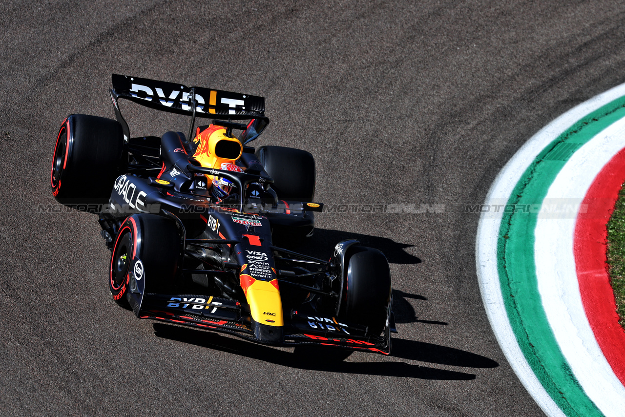 GP IMOLA, Max Verstappen (NLD) Red Bull Racing RB20.

18.05.2024. Formula 1 World Championship, Rd 7, Emilia Romagna Grand Prix, Imola, Italy, Qualifiche Day.

 - www.xpbimages.com, EMail: requests@xpbimages.com © Copyright: Coates / XPB Images