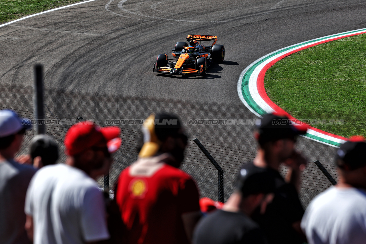 GP IMOLA, Oscar Piastri (AUS) McLaren MCL38.

18.05.2024. Formula 1 World Championship, Rd 7, Emilia Romagna Grand Prix, Imola, Italy, Qualifiche Day.

 - www.xpbimages.com, EMail: requests@xpbimages.com © Copyright: Coates / XPB Images