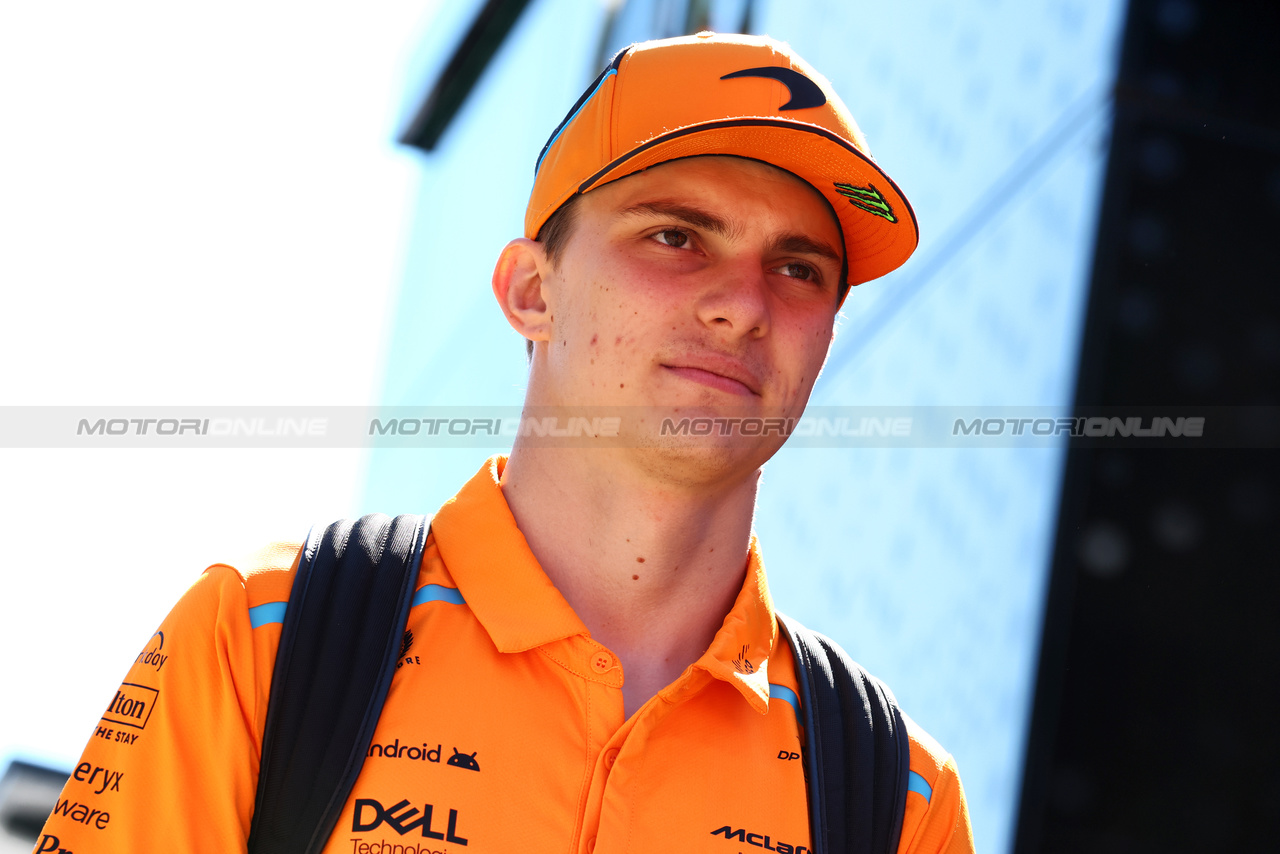 GP IMOLA, Oscar Piastri (AUS) McLaren.

18.05.2024. Formula 1 World Championship, Rd 7, Emilia Romagna Grand Prix, Imola, Italy, Qualifiche Day.

 - www.xpbimages.com, EMail: requests@xpbimages.com © Copyright: Coates / XPB Images