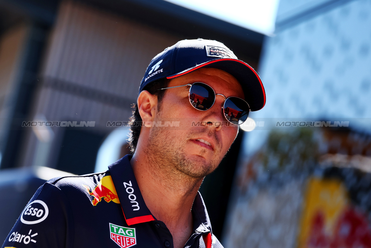 GP IMOLA, Sergio Perez (MEX) Red Bull Racing.

18.05.2024. Formula 1 World Championship, Rd 7, Emilia Romagna Grand Prix, Imola, Italy, Qualifiche Day.

 - www.xpbimages.com, EMail: requests@xpbimages.com © Copyright: Coates / XPB Images