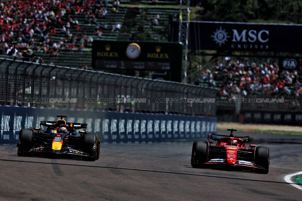 GP IMOLA, (L to R): Max Verstappen (NLD) Red Bull Racing RB20 e Charles Leclerc (MON) Ferrari SF-24.

18.05.2024. Formula 1 World Championship, Rd 7, Emilia Romagna Grand Prix, Imola, Italy, Qualifiche Day.

- www.xpbimages.com, EMail: requests@xpbimages.com © Copyright: Charniaux / XPB Images