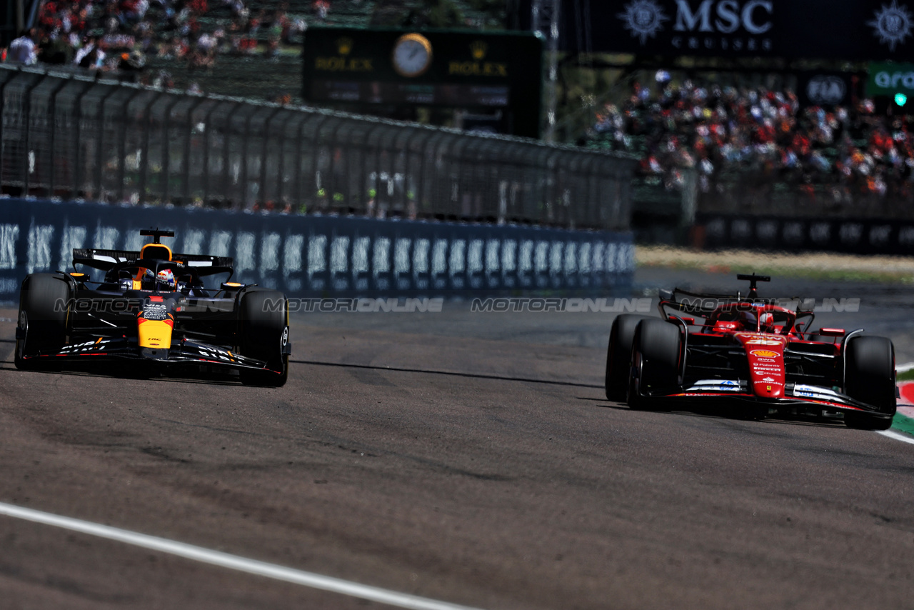 GP IMOLA, (L to R): Max Verstappen (NLD) Red Bull Racing RB20 e Charles Leclerc (MON) Ferrari SF-24.

18.05.2024. Formula 1 World Championship, Rd 7, Emilia Romagna Grand Prix, Imola, Italy, Qualifiche Day.

- www.xpbimages.com, EMail: requests@xpbimages.com © Copyright: Charniaux / XPB Images