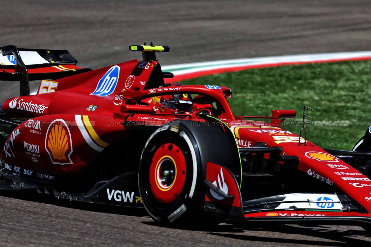 GP IMOLA, Carlos Sainz Jr (ESP) Ferrari SF-24.

17.05.2024. Formula 1 World Championship, Rd 7, Emilia Romagna Grand Prix, Imola, Italy, Practice Day.

 - www.xpbimages.com, EMail: requests@xpbimages.com © Copyright: Coates / XPB Images