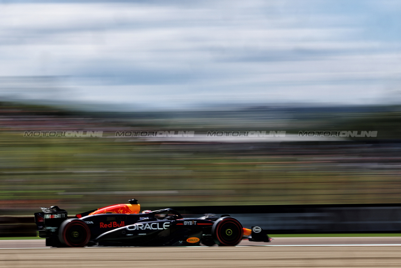 GP IMOLA, Max Verstappen (NLD) Red Bull Racing RB20.

17.05.2024. Formula 1 World Championship, Rd 7, Emilia Romagna Grand Prix, Imola, Italy, Practice Day.

- www.xpbimages.com, EMail: requests@xpbimages.com © Copyright: Charniaux / XPB Images