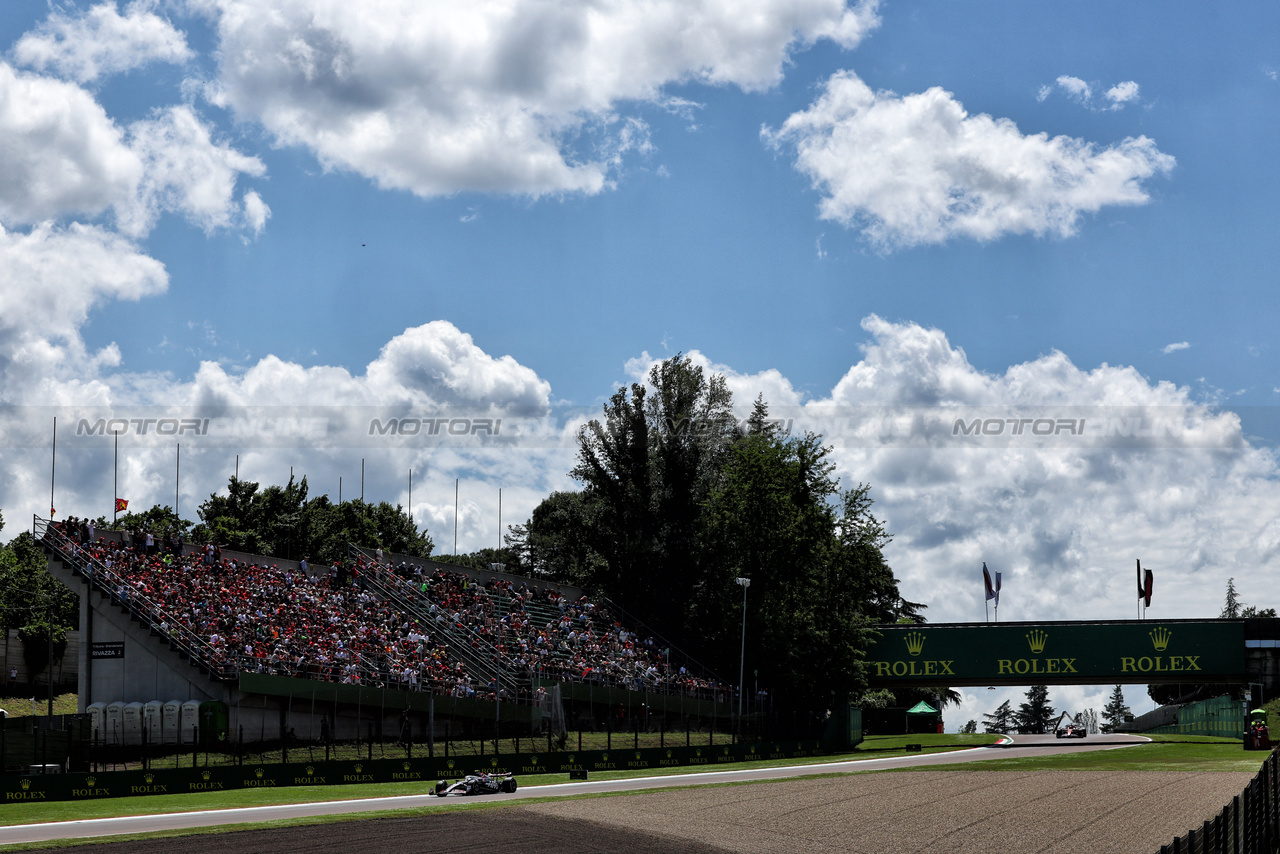 GP IMOLA, Nico Hulkenberg (GER) Haas VF-24.

17.05.2024. Formula 1 World Championship, Rd 7, Emilia Romagna Grand Prix, Imola, Italy, Practice Day.

- www.xpbimages.com, EMail: requests@xpbimages.com © Copyright: Charniaux / XPB Images