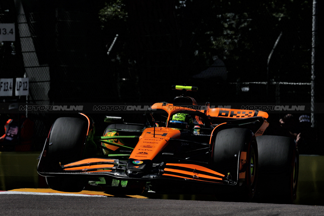 GP IMOLA, Lando Norris (GBR) McLaren MCL38.

17.05.2024. Formula 1 World Championship, Rd 7, Emilia Romagna Grand Prix, Imola, Italy, Practice Day.

 - www.xpbimages.com, EMail: requests@xpbimages.com © Copyright: Staley / XPB Images