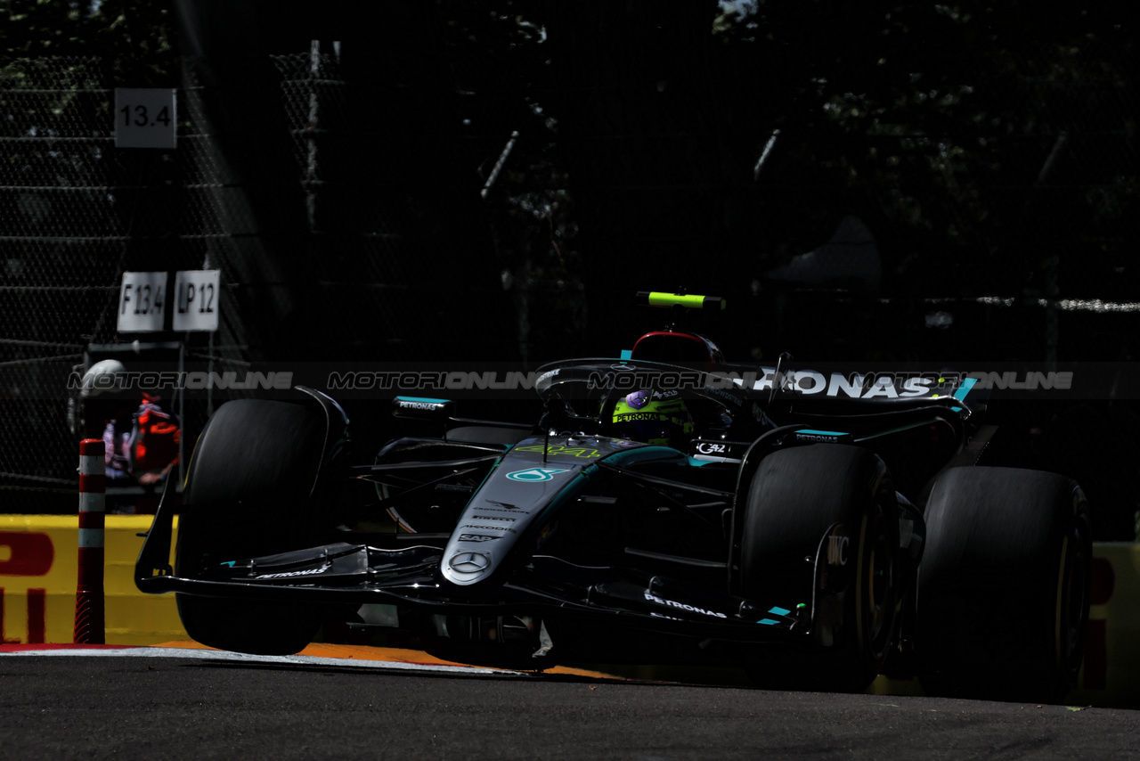 GP IMOLA, Lewis Hamilton (GBR) Mercedes AMG F1 W15.

17.05.2024. Formula 1 World Championship, Rd 7, Emilia Romagna Grand Prix, Imola, Italy, Practice Day.

 - www.xpbimages.com, EMail: requests@xpbimages.com © Copyright: Staley / XPB Images