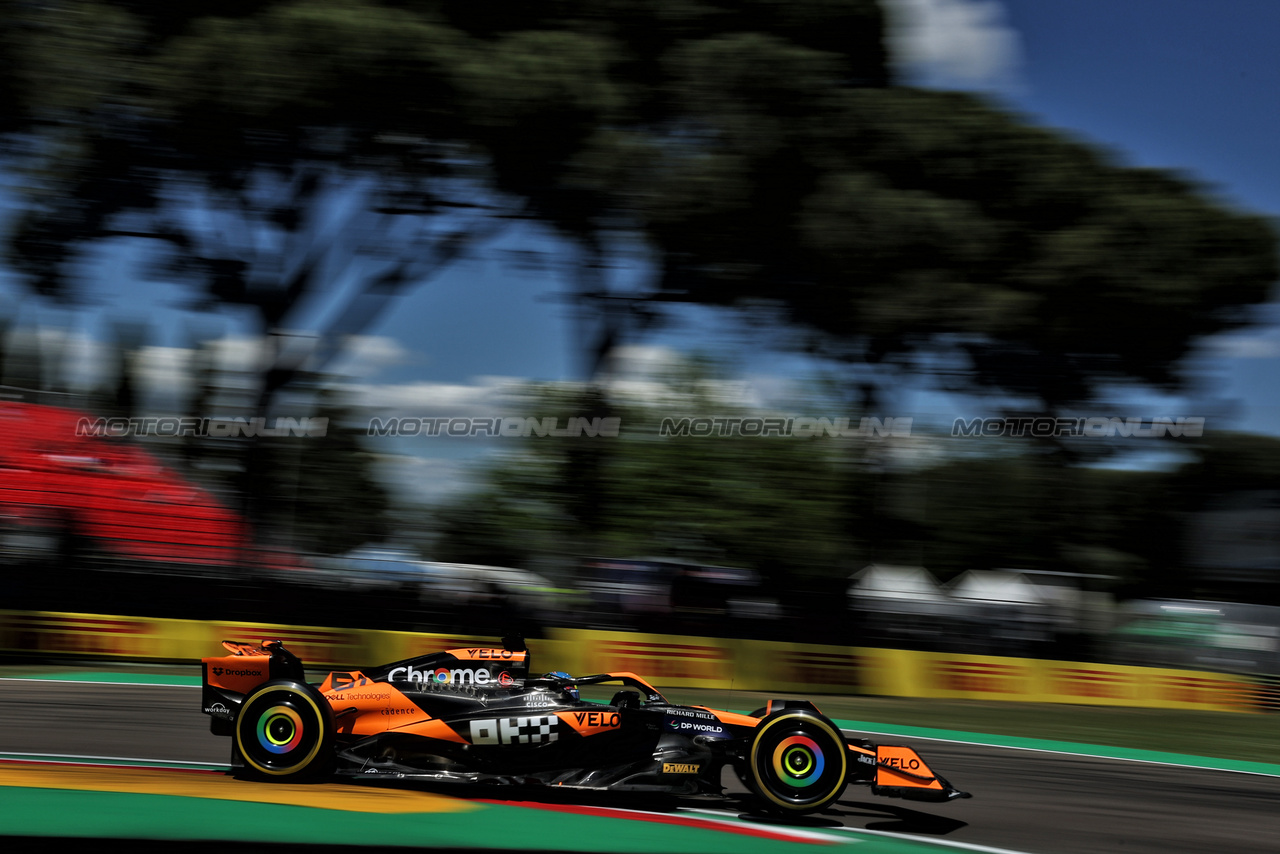 GP IMOLA, Oscar Piastri (AUS) McLaren MCL38.

17.05.2024. Formula 1 World Championship, Rd 7, Emilia Romagna Grand Prix, Imola, Italy, Practice Day.

 - www.xpbimages.com, EMail: requests@xpbimages.com © Copyright: Staley / XPB Images