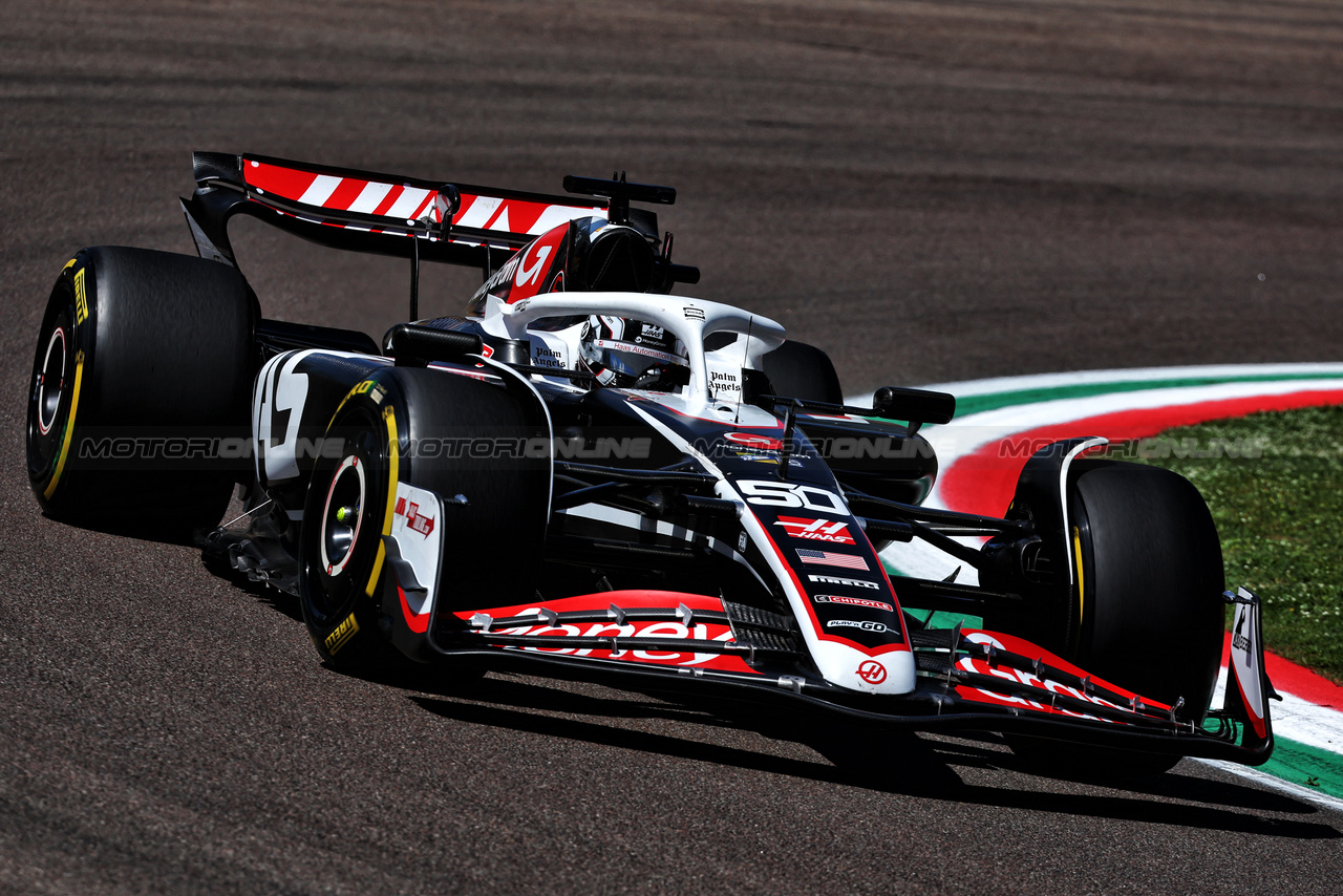 GP IMOLA, Oliver Bearman (GBR) Haas VF-24 Test Driver.

17.05.2024. Formula 1 World Championship, Rd 7, Emilia Romagna Grand Prix, Imola, Italy, Practice Day.

 - www.xpbimages.com, EMail: requests@xpbimages.com © Copyright: Coates / XPB Images