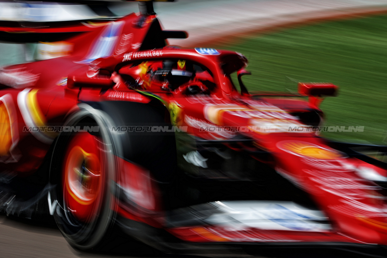 GP IMOLA, Carlos Sainz Jr (ESP) Ferrari SF-24.

17.05.2024. Formula 1 World Championship, Rd 7, Emilia Romagna Grand Prix, Imola, Italy, Practice Day.

 - www.xpbimages.com, EMail: requests@xpbimages.com © Copyright: Coates / XPB Images
