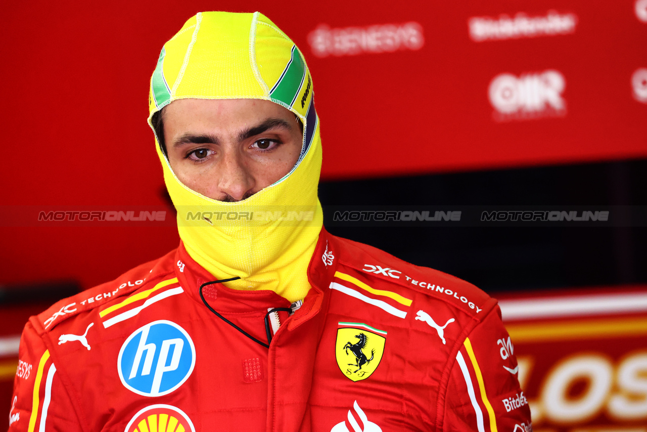 GP IMOLA, Carlos Sainz Jr (ESP) Ferrari.

17.05.2024. Formula 1 World Championship, Rd 7, Emilia Romagna Grand Prix, Imola, Italy, Practice Day.

- www.xpbimages.com, EMail: requests@xpbimages.com © Copyright: Batchelor / XPB Images