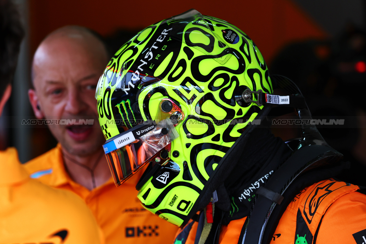 GP IMOLA, Lando Norris (GBR) McLaren.

17.05.2024. Formula 1 World Championship, Rd 7, Emilia Romagna Grand Prix, Imola, Italy, Practice Day.

- www.xpbimages.com, EMail: requests@xpbimages.com © Copyright: Batchelor / XPB Images