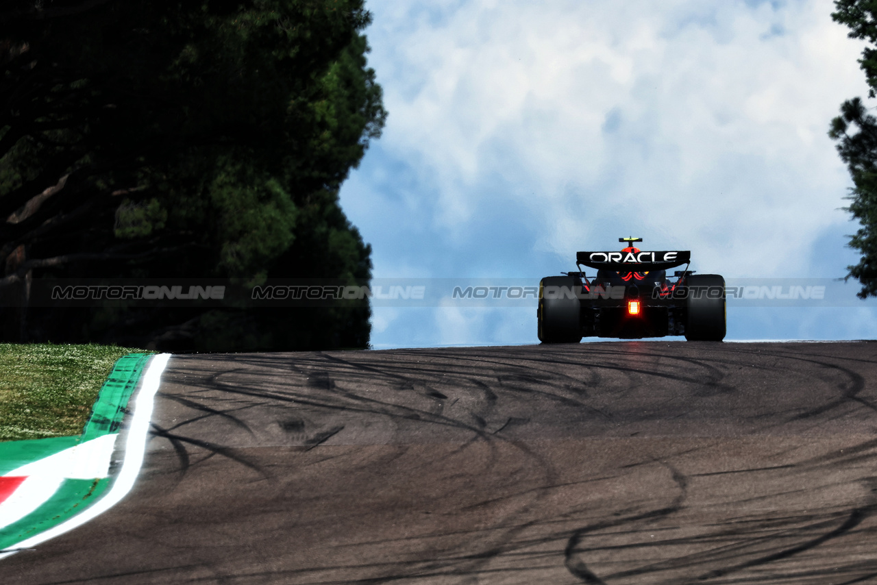 GP IMOLA, Sergio Perez (MEX) Red Bull Racing RB20.

17.05.2024. Formula 1 World Championship, Rd 7, Emilia Romagna Grand Prix, Imola, Italy, Practice Day.

- www.xpbimages.com, EMail: requests@xpbimages.com © Copyright: Charniaux / XPB Images