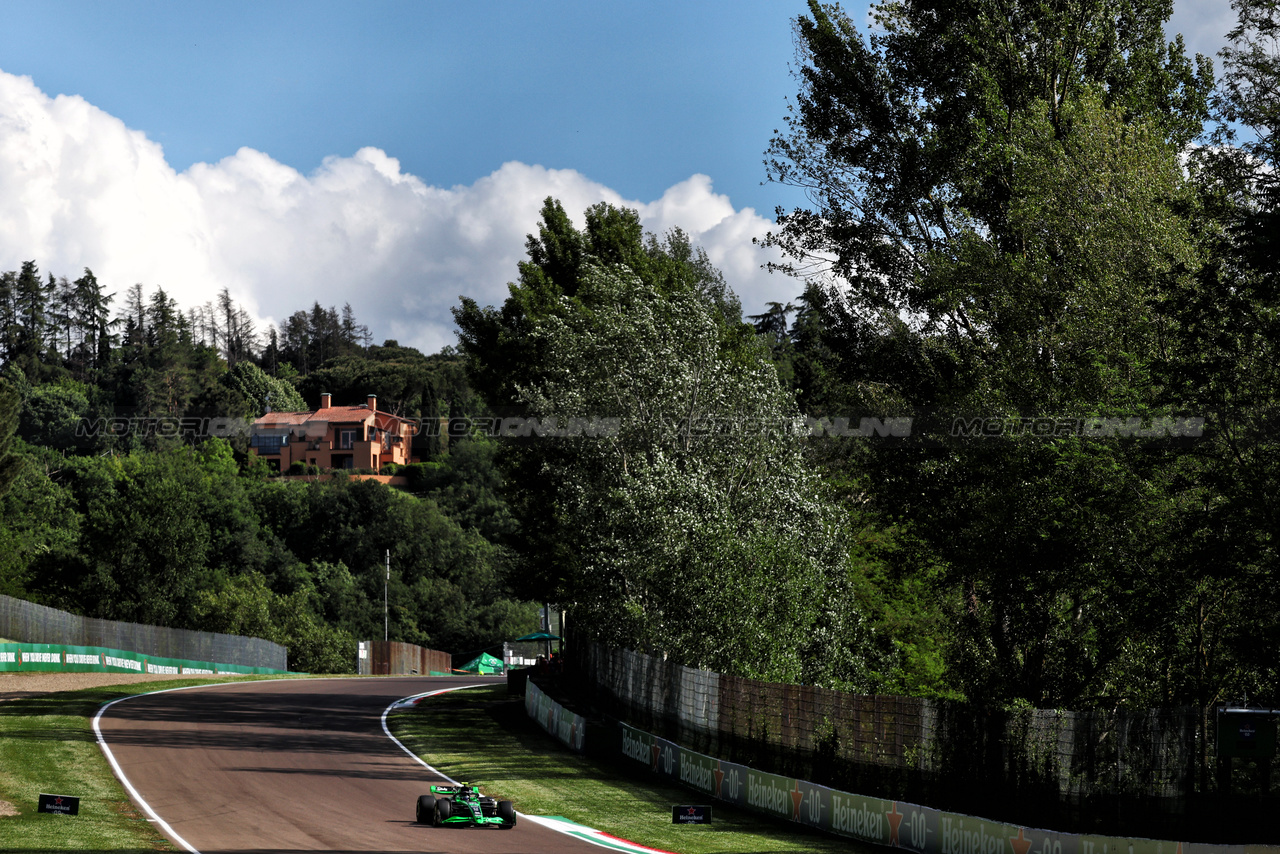 GP IMOLA, Zhou Guanyu (CHN) Sauber C44.

17.05.2024. Formula 1 World Championship, Rd 7, Emilia Romagna Grand Prix, Imola, Italy, Practice Day.

- www.xpbimages.com, EMail: requests@xpbimages.com © Copyright: Charniaux / XPB Images