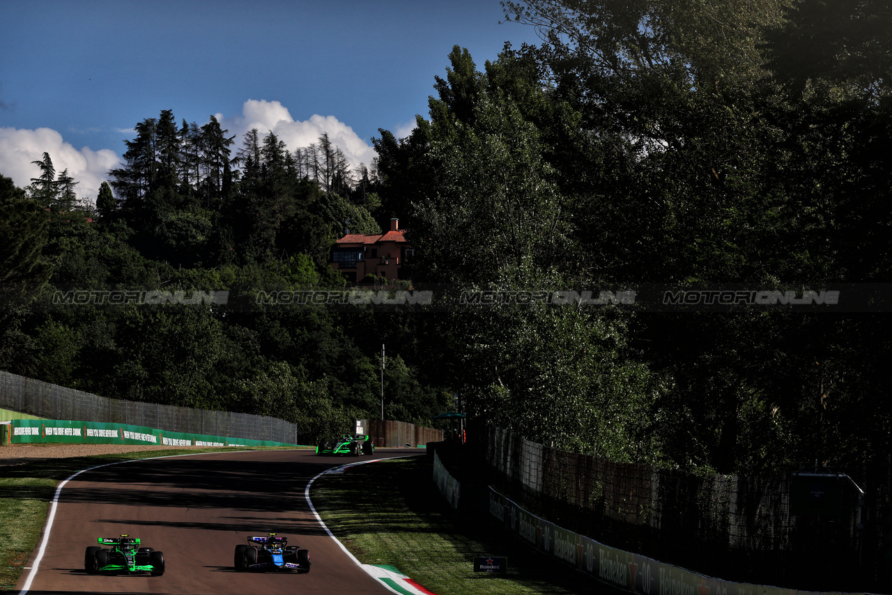 GP IMOLA, (L to R): Zhou Guanyu (CHN) Sauber C44 e Pierre Gasly (FRA) Alpine F1 Team A524.

17.05.2024. Formula 1 World Championship, Rd 7, Emilia Romagna Grand Prix, Imola, Italy, Practice Day.

- www.xpbimages.com, EMail: requests@xpbimages.com © Copyright: Charniaux / XPB Images