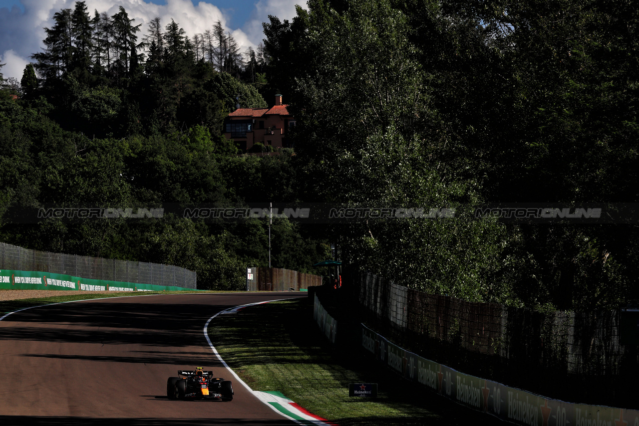 GP IMOLA, Sergio Perez (MEX) Red Bull Racing RB20.

17.05.2024. Formula 1 World Championship, Rd 7, Emilia Romagna Grand Prix, Imola, Italy, Practice Day.

- www.xpbimages.com, EMail: requests@xpbimages.com © Copyright: Charniaux / XPB Images