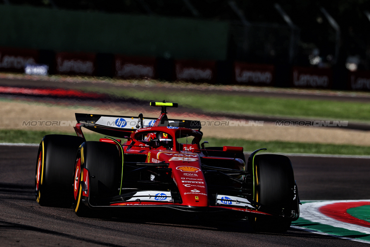 GP IMOLA, Carlos Sainz Jr (ESP) Ferrari SF-24.

17.05.2024. Formula 1 World Championship, Rd 7, Emilia Romagna Grand Prix, Imola, Italy, Practice Day.

 - www.xpbimages.com, EMail: requests@xpbimages.com © Copyright: Coates / XPB Images