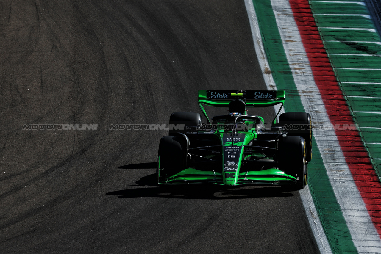 GP IMOLA, Zhou Guanyu (CHN) Sauber C44.

17.05.2024. Formula 1 World Championship, Rd 7, Emilia Romagna Grand Prix, Imola, Italy, Practice Day.

 - www.xpbimages.com, EMail: requests@xpbimages.com © Copyright: Staley / XPB Images